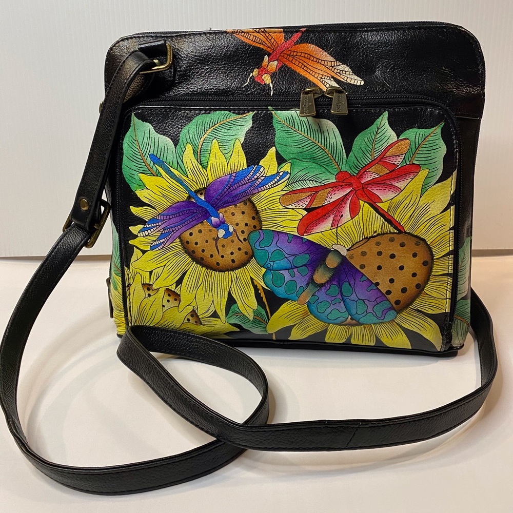 Dragonfly with sunflower purse